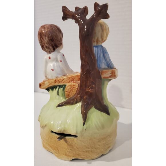 Lefton Music Box With Boy And Girl Sitting Together On A Bench Made In Japan - Picture 4 of 6